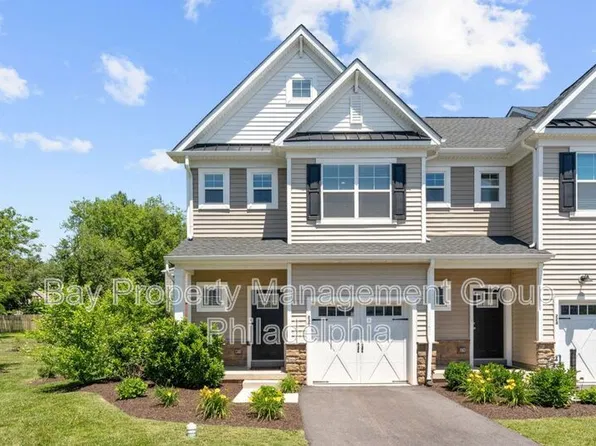 230 Honey Ln, Norristown, PA 19401