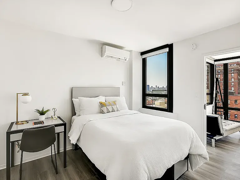 415 W 120th St #PENTHOUSE — Photo 3