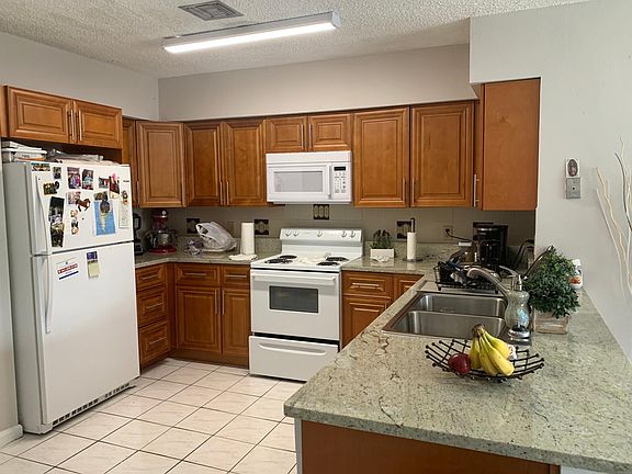 2nd image of 11020 NW 39th St