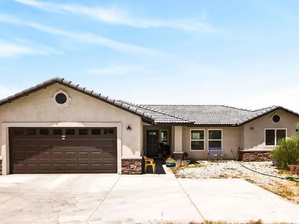 22422 Roundup Way, Apple Valley, CA 92308