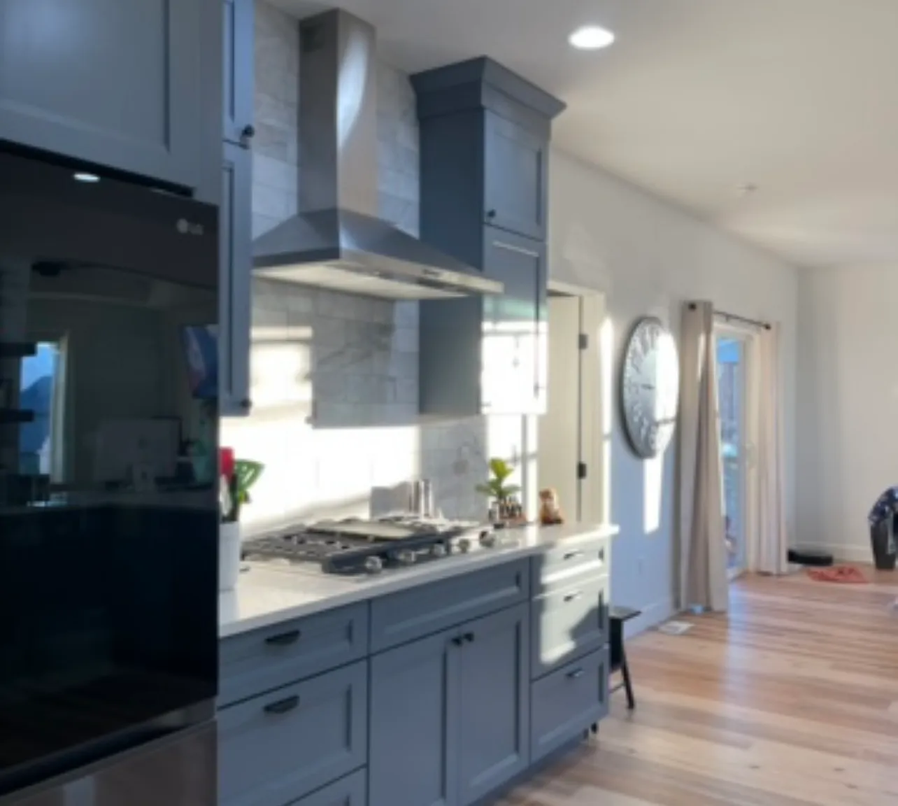 4 bed, 2.5 bath, 2300 sqft, $3,600 — Photo 4