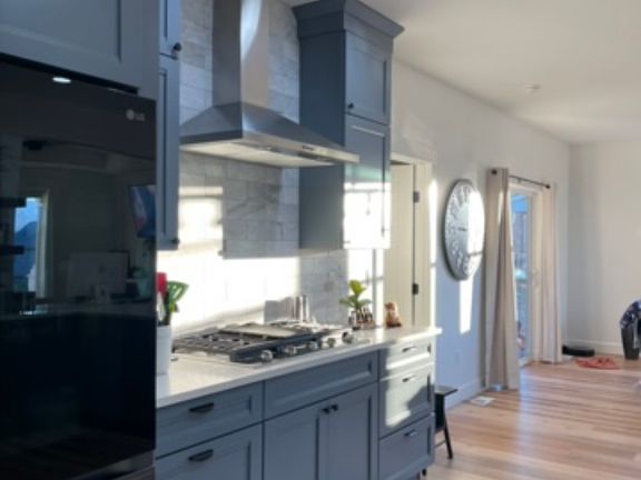 4th image of 1035 W Berry Cir