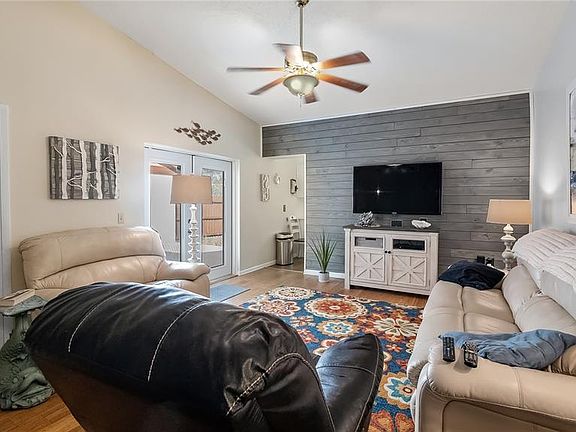 5th image of 122 Sabal Palm Ct
