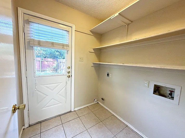2032 Redwing Way — Photo 5