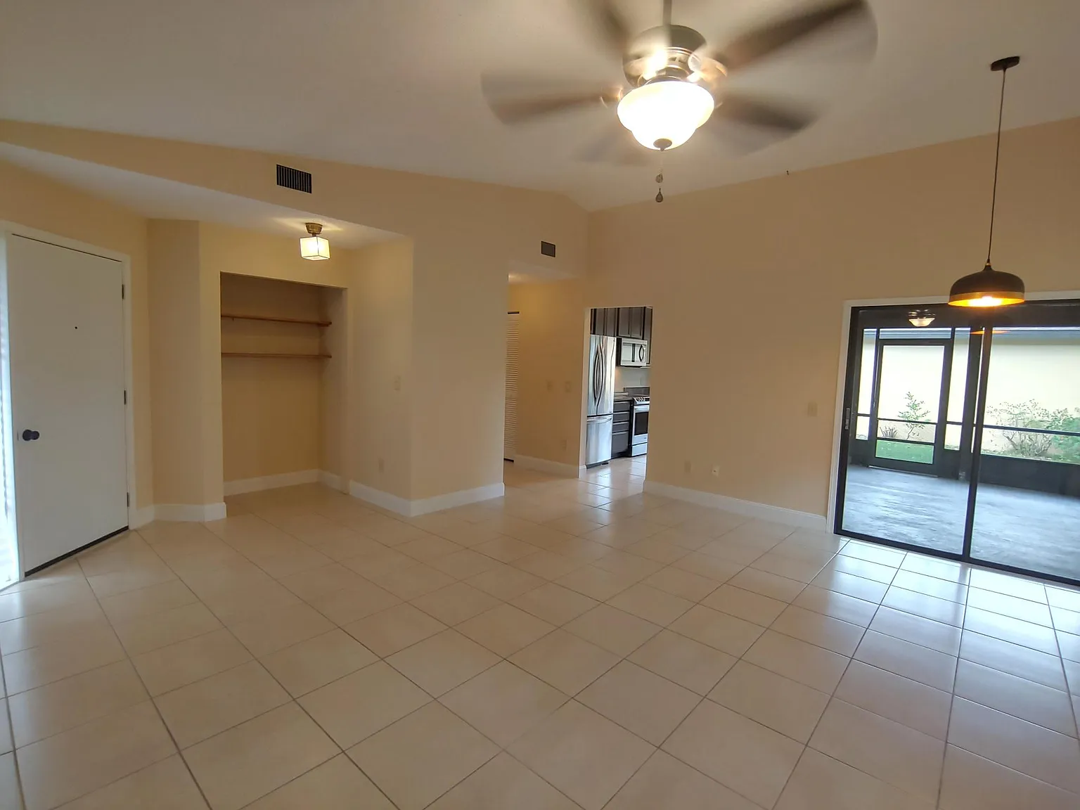 2 bed, 1265 sqft, $1,750 — Photo 4