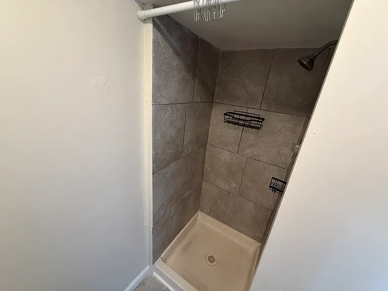 218 Walnut St — Photo 10