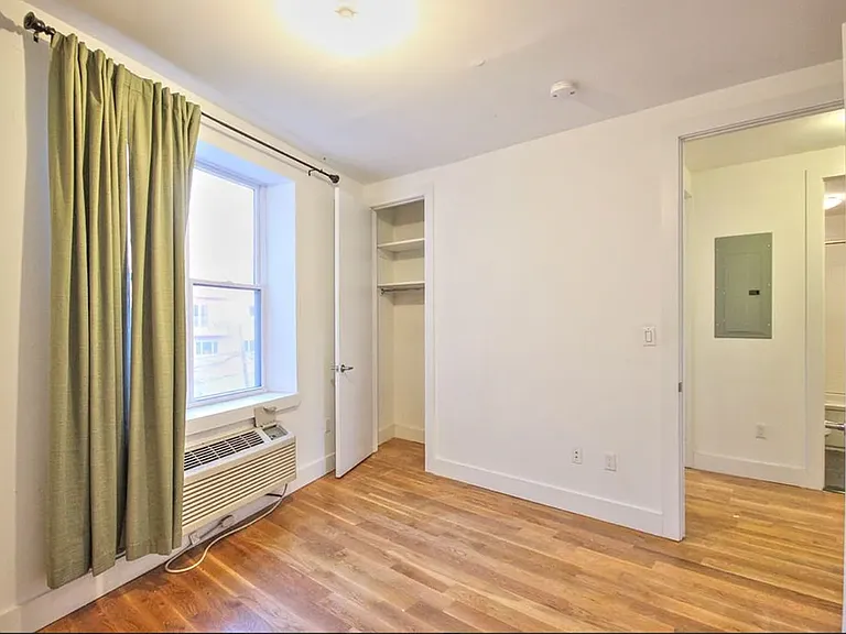 33 Meserole St #3 — Photo 6