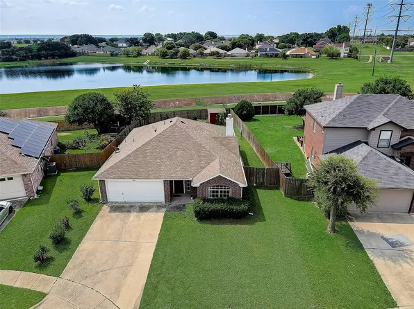 2048 Waterfield Ct, Grand Prairie, TX 75052