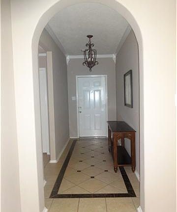 TILED / ARCHED ENTRY