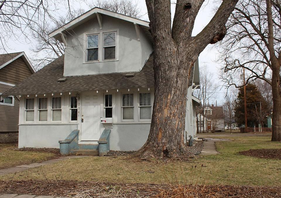 1st image of 234 18th Ave N