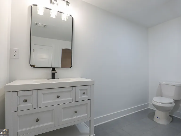 212 Southland Dr — Photo 8