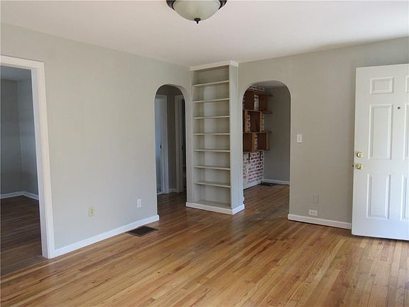 3rd image of 231 N American Blvd
