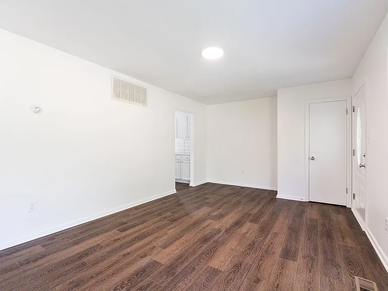 2857 Woodgrove Dr — Photo 9