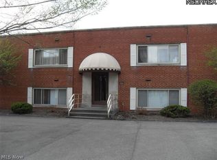 32800-102 W Aurora Rd, Solon, OH 44139