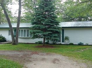 21 S Oak St, Au Gres, MI 48703