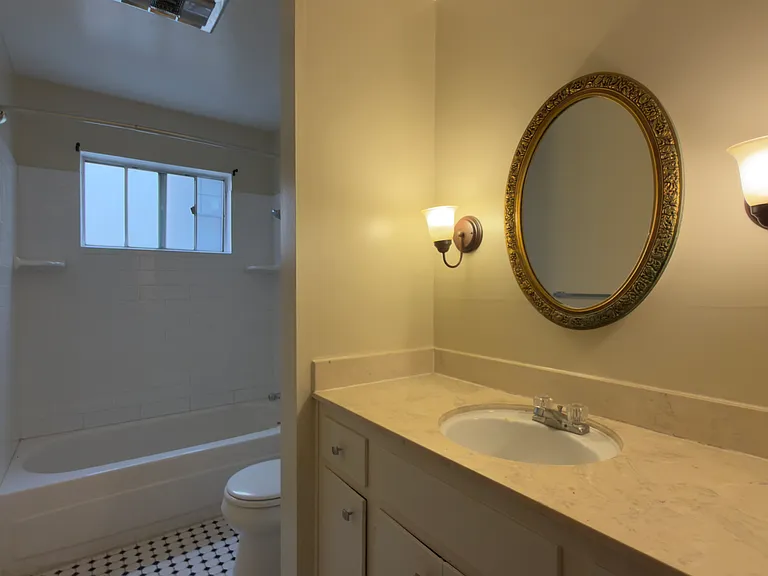 421 Perkins St — Photo 9