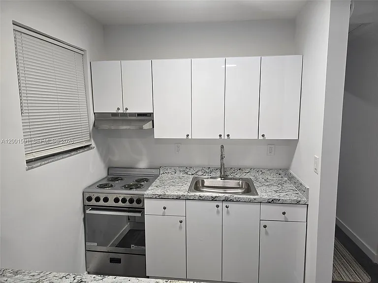 2418 Sherman St #1 — Photo 4