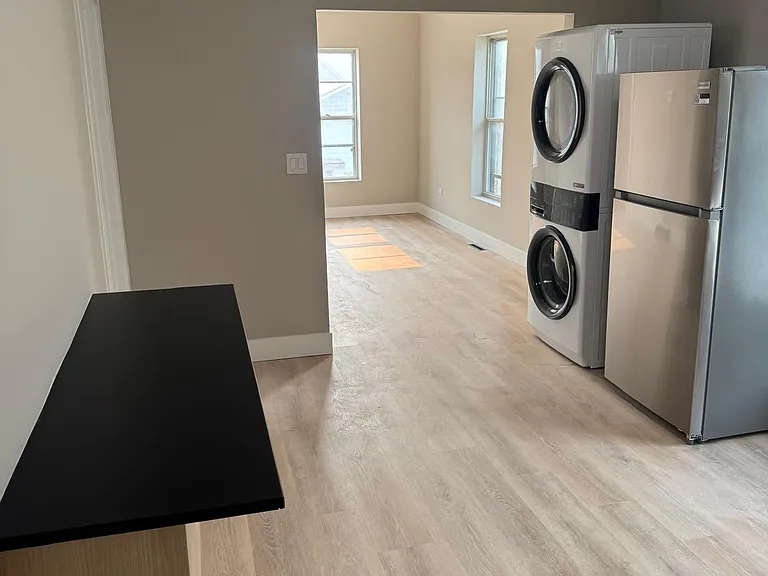 1244 Victoria Ave #2 — Photo 5
