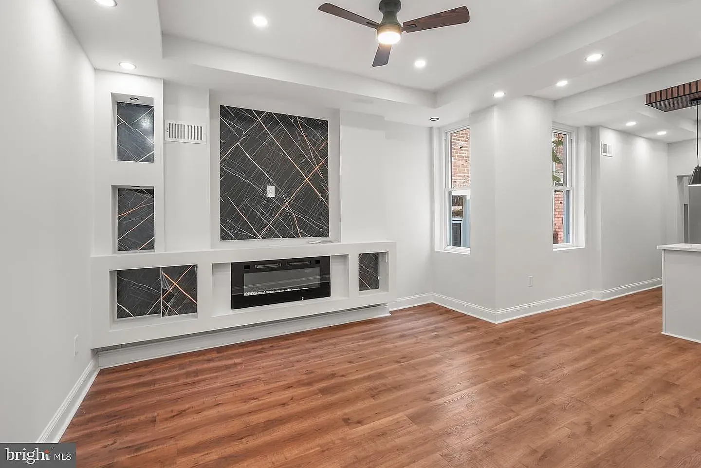 3 bed, 1355 sqft, $2,700 — Photo 1
