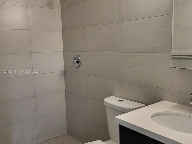 1029 SW 11th Ave — Photo 9