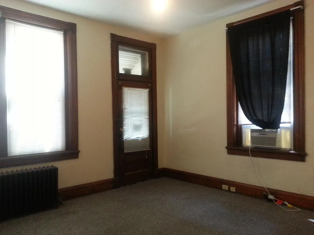 2 bed, $1,400 — Photo 2