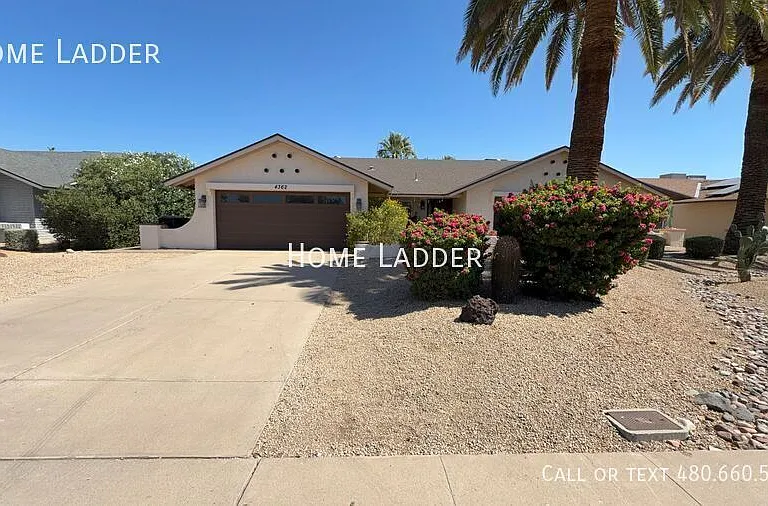 4362 E Ludlow Dr — Photo 1