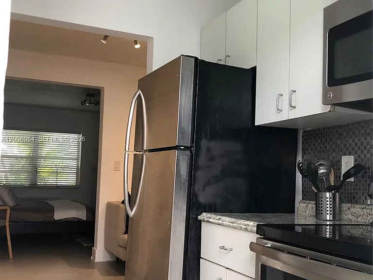 911 Meridian Ave #105 — Photo 14