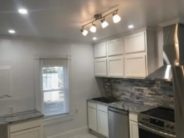 423 Constitution Ave, Portsmouth, VA 23704