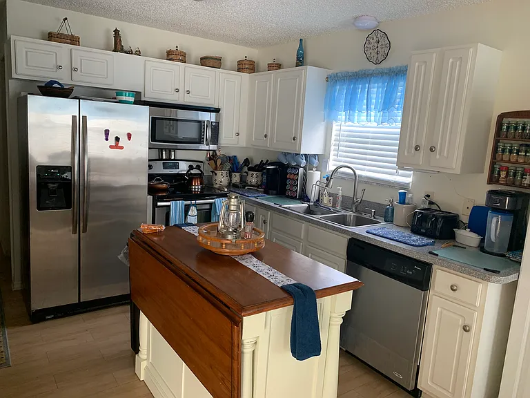 kitchen fully furnished