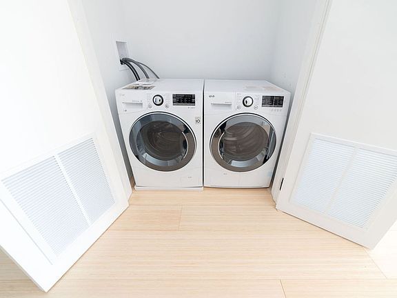 4th image of 3400 Piedmont Ave #402