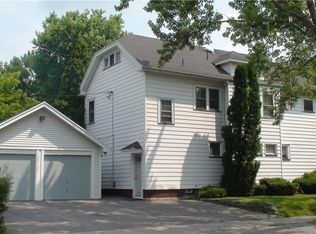 1067 N Winton Rd, Rochester, NY 14609