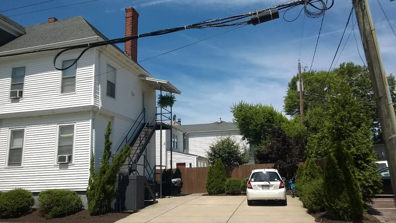 Studio, 650 sqft, $1,350 — Photo 3