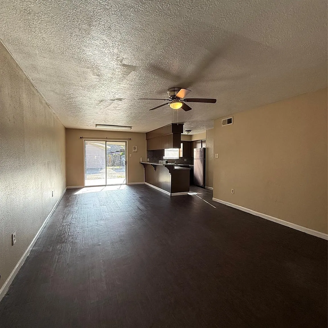 2 bed, 1.0 bath, 900 sqft, $1,150 — Photo 4