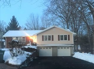 60 Harrison Dr, Hamden, CT 06514