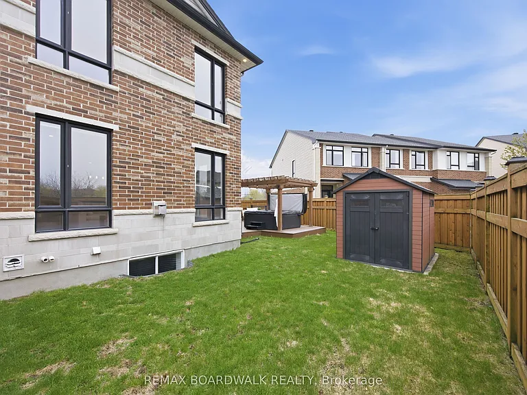 375 Cooks Mill Cres — Photo 39