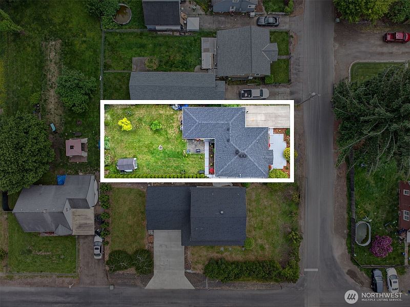 5th image of 102 Nelson Avenue