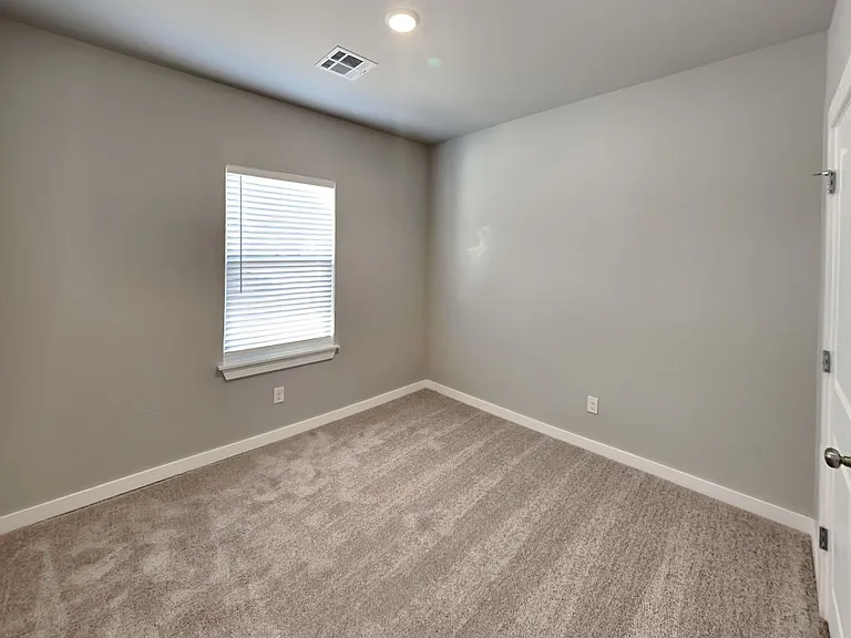16409 April Dr — Photo 20