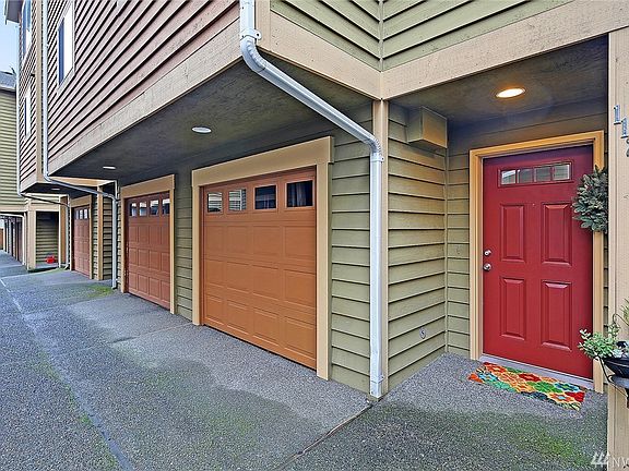 2nd image of 11213 C Greenwood Ave N