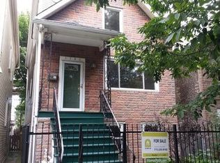 1746 W Roscoe St, Chicago, IL 60657
