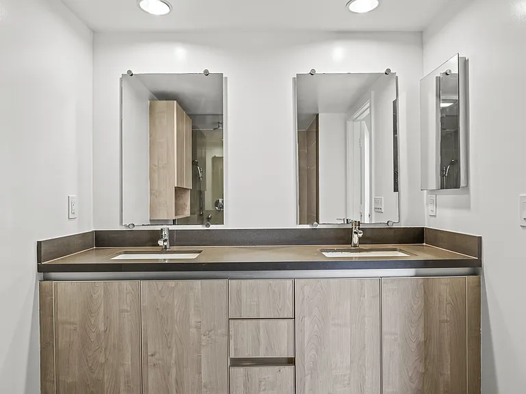 Master vanity