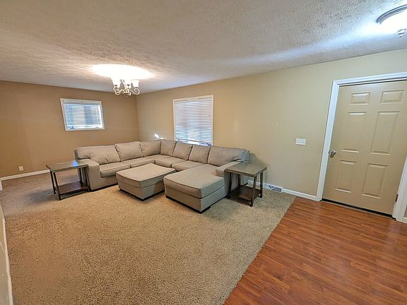 2nd image of 103 S Douglas Dr