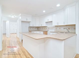 483 Maple St APT 1, Brooklyn, NY 11225
