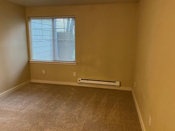 G102 Bedroom