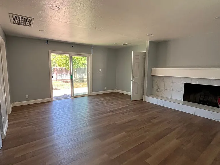 401 N Santa Ana St — Photo 15