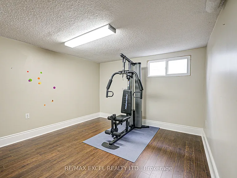 108 Babcombe Dr — Photo 43