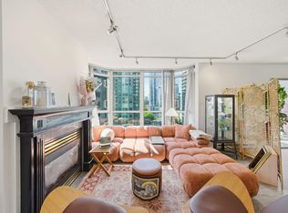 867 Hamilton St #1705, Vancouver, BC V6B6B7