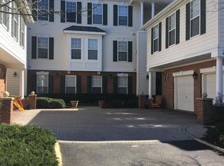 25272 Riffleford Sq UNIT 101, Chantilly, VA 20152
