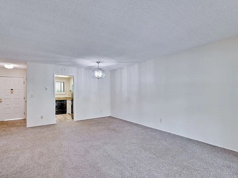 1083 N Abbott Ave — Photo 5
