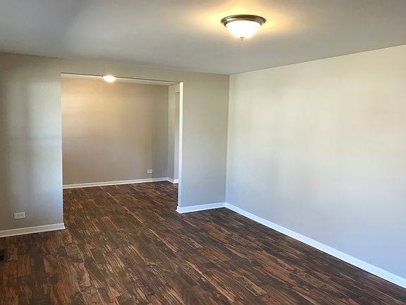 5th image of 19041 Loretto Ln