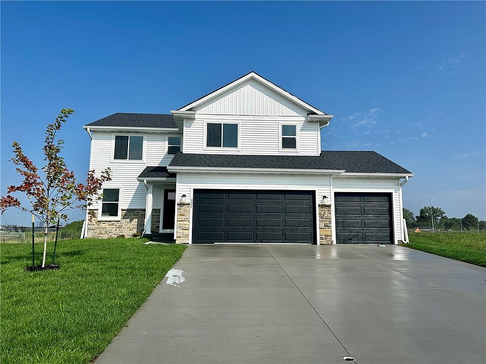 1st image of 335 NW Rosemont Cir